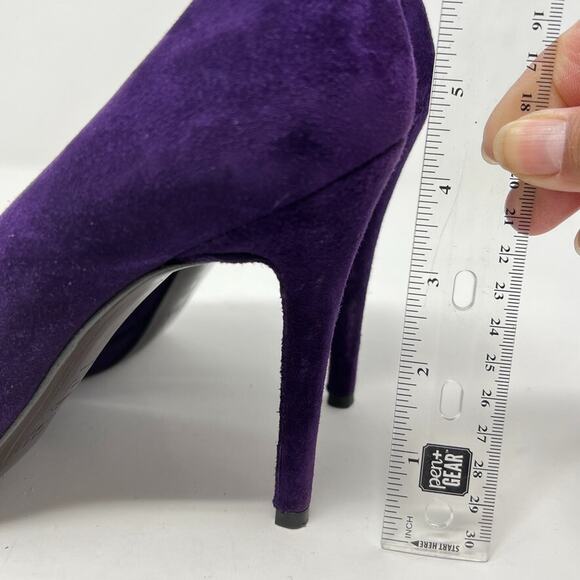 Stuart Weitzman Women's 9 Purple Suede Round Toe Pumps 4.5" Heels - Picture 9 of 10